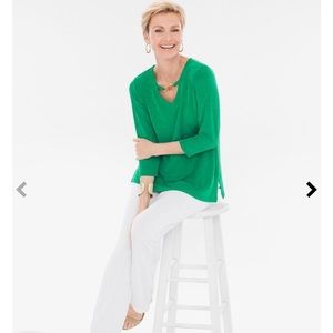 🌹Chico’s Travelers Classic Bamboo-trim top